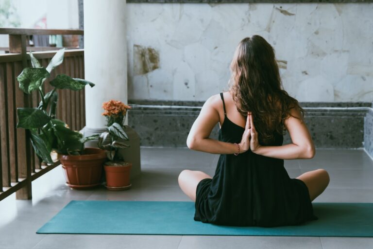 is yoga a holistic medicine?